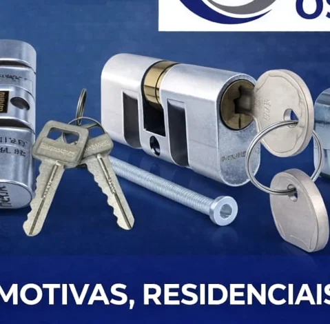 Detalhe de chaves e fechaduras do Chaveiro Osíres